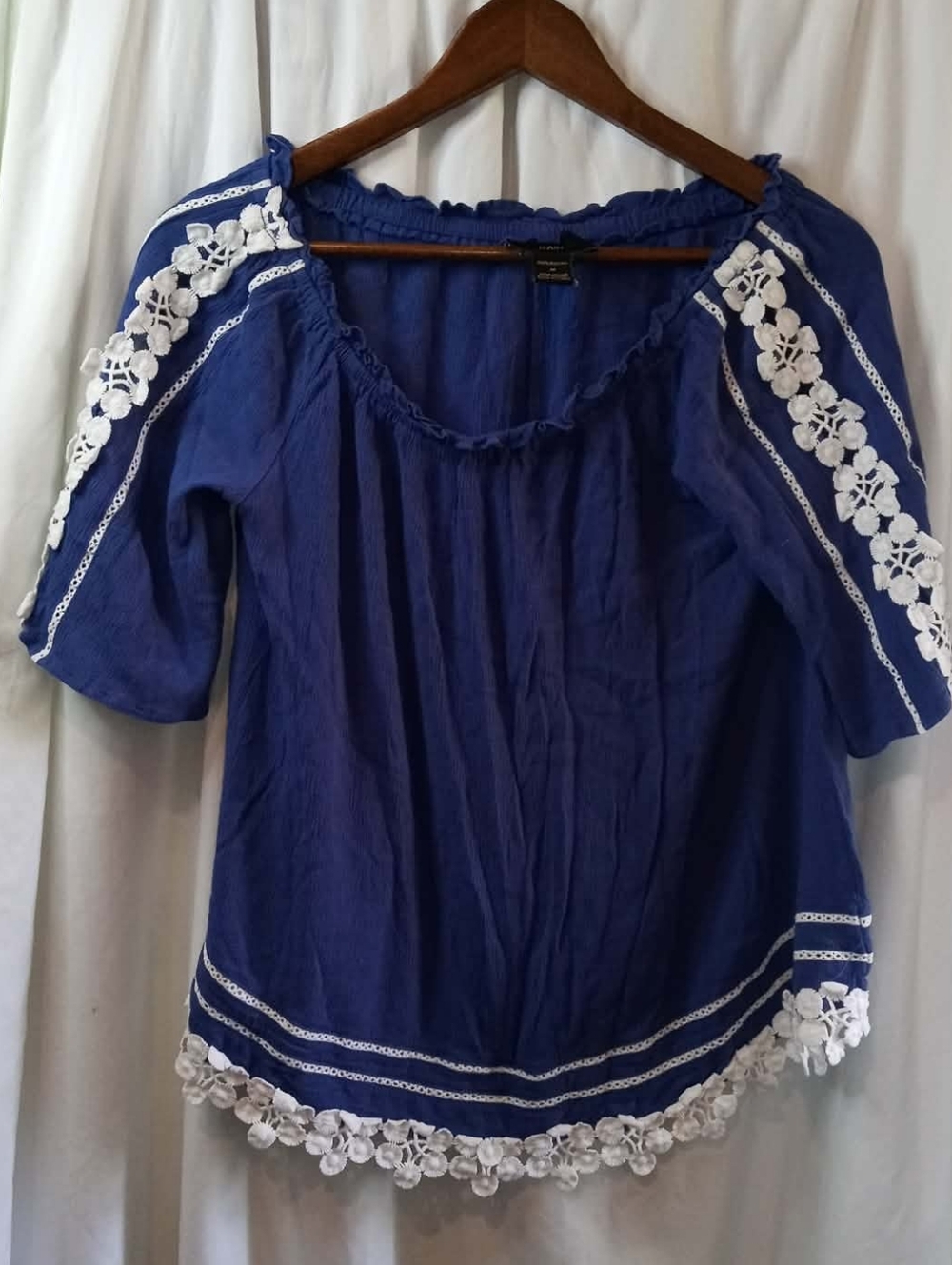 RAIN Blue Peasant Shirt White Floral Trim Flowy Boho Hippie Summer Medium Summer